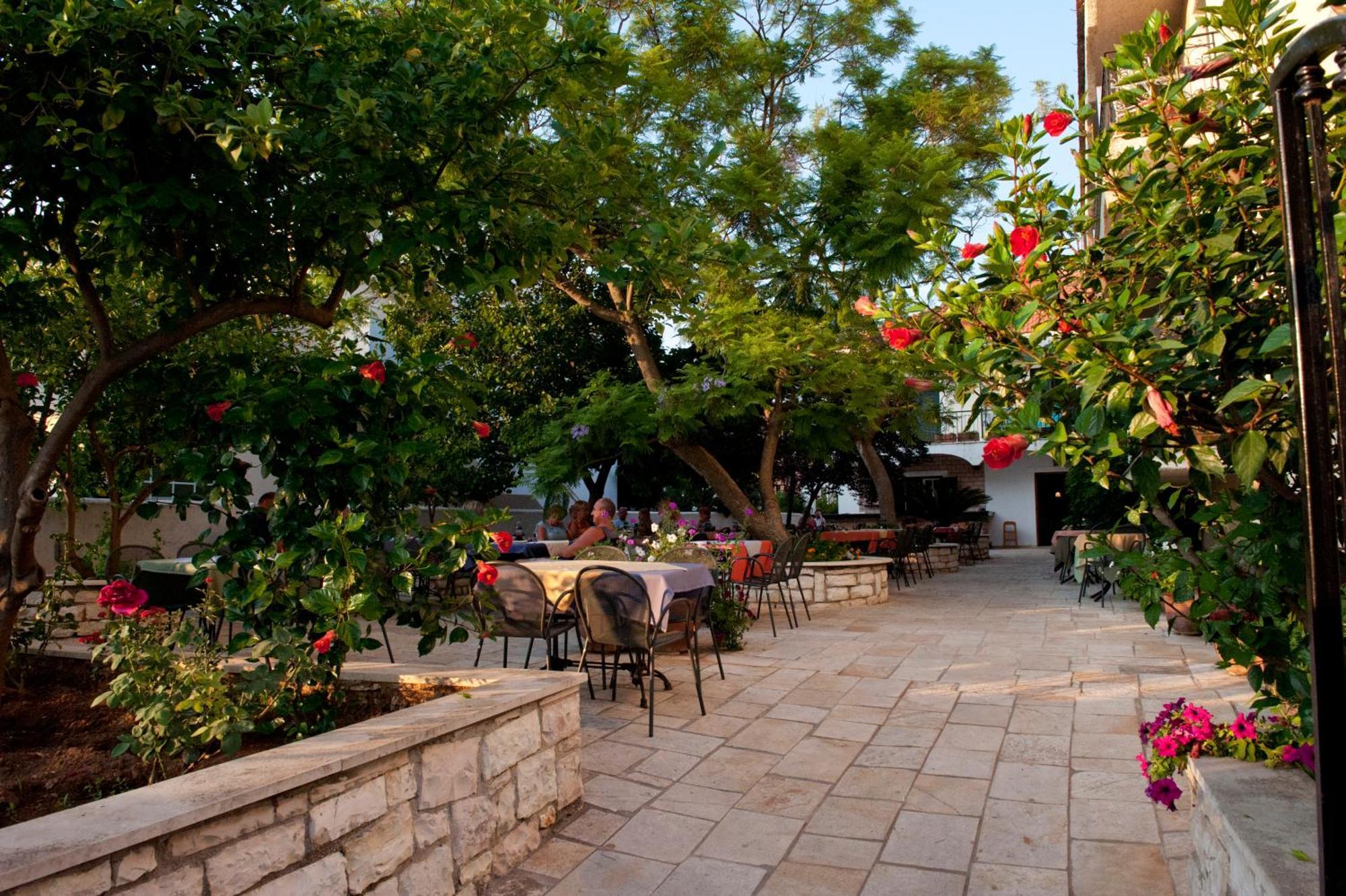 Marie Hotel Acharavi  Exterior photo