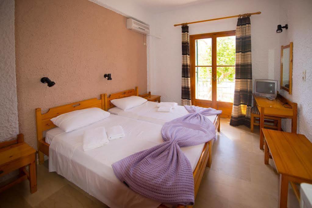 Marie Hotel Acharavi  Exterior photo